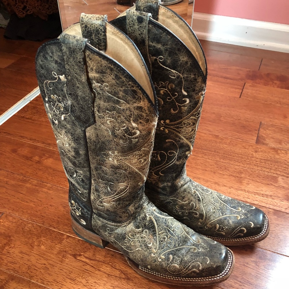 Distressed Tan & Black Embroidered Womens Western Boots